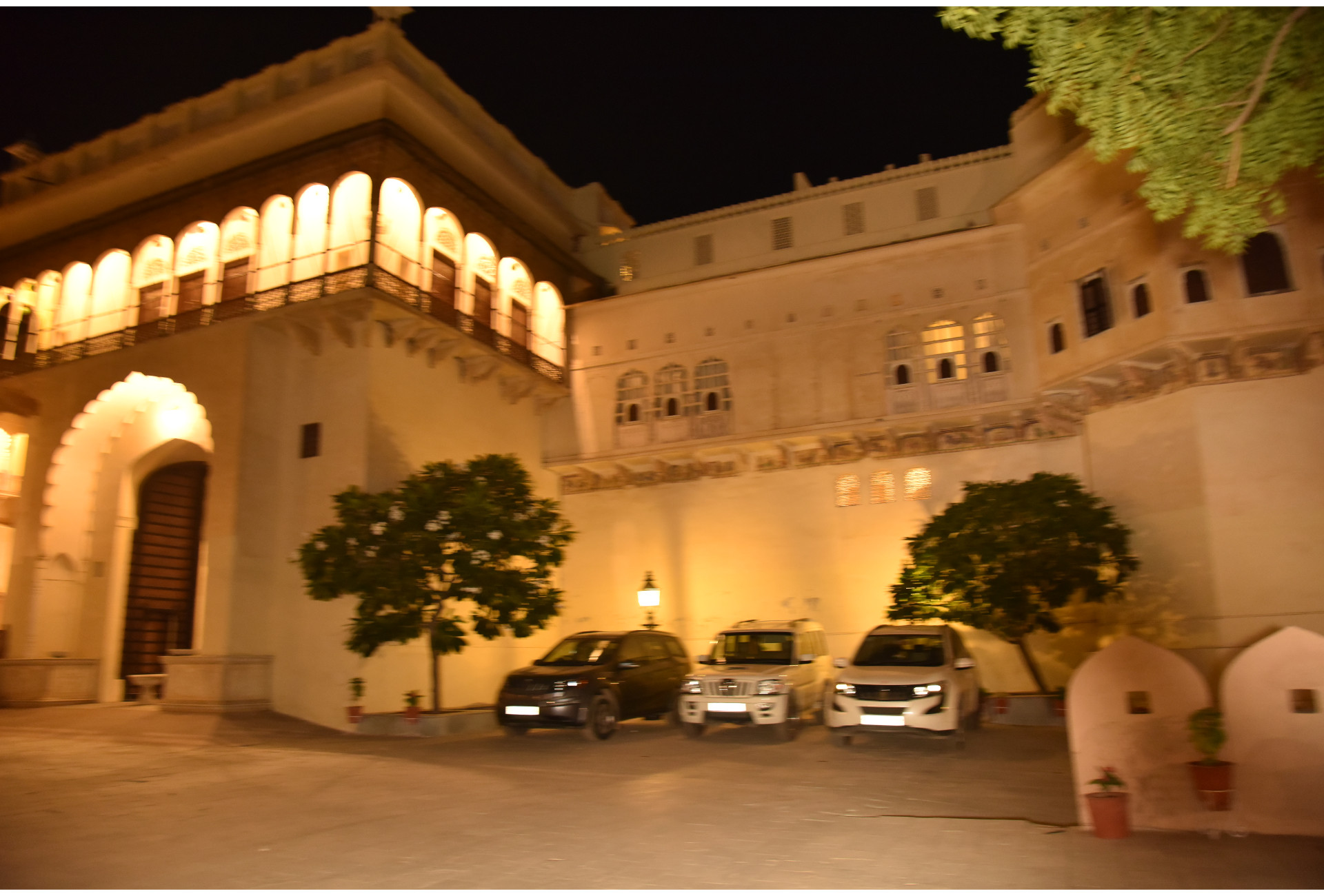 NIGHT VIEW