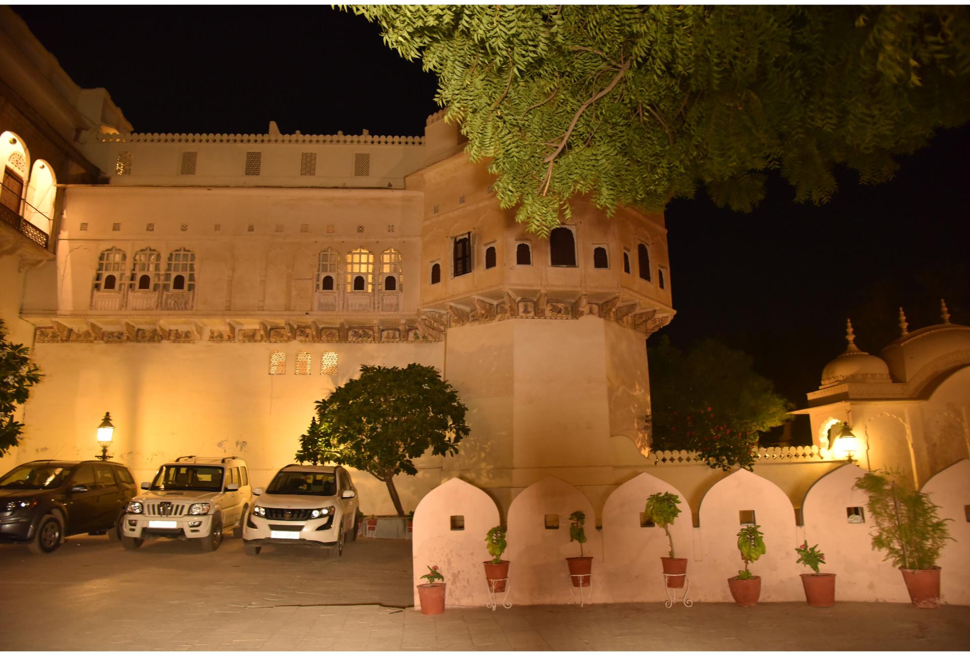 NIGHT VIEW