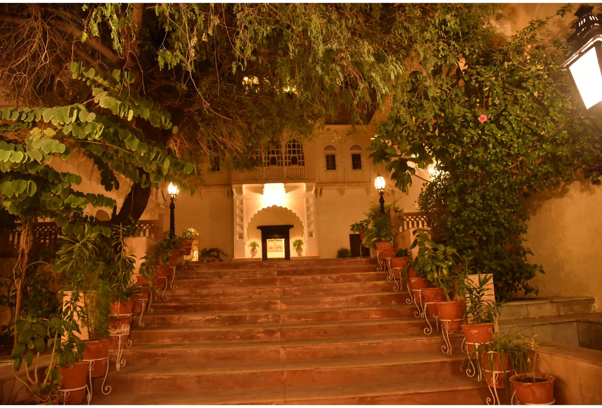 NIGHT VIEW